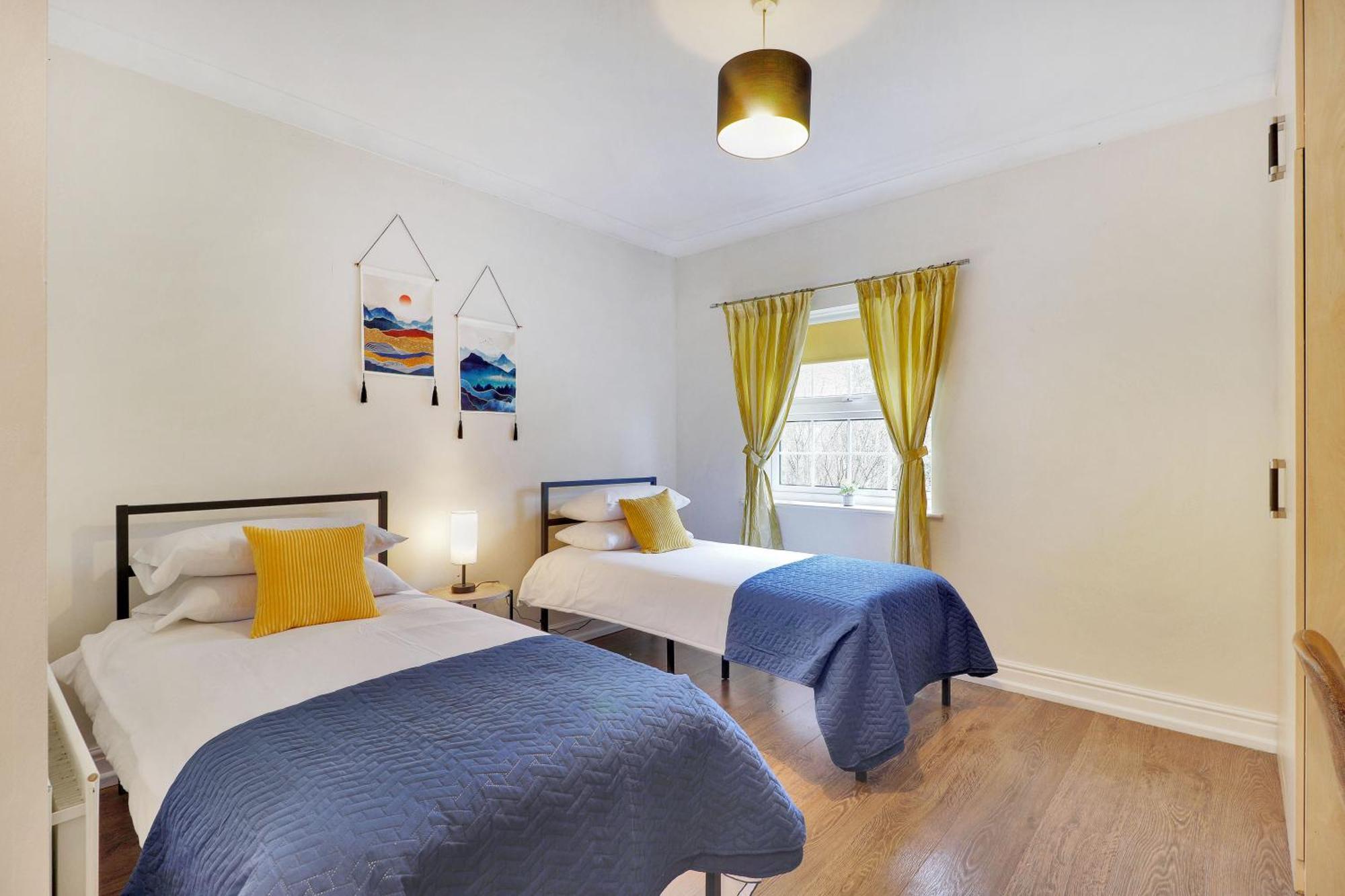 Perfect Home In Central Tunbridge Wells, Sleeps 10 Buitenkant foto